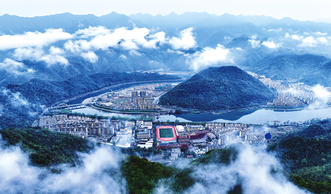 轻纱漫舞“绕”山城