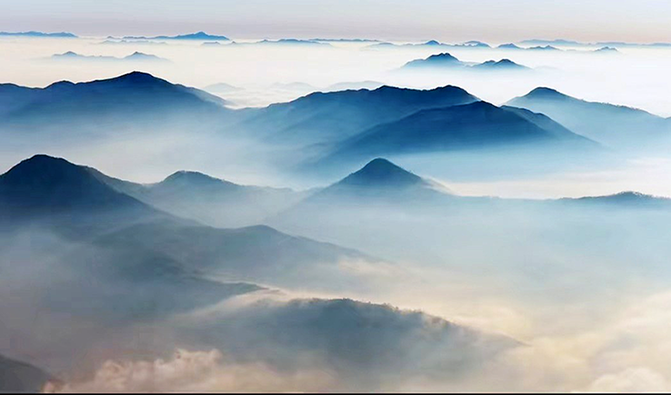 云海涌动 景美如画